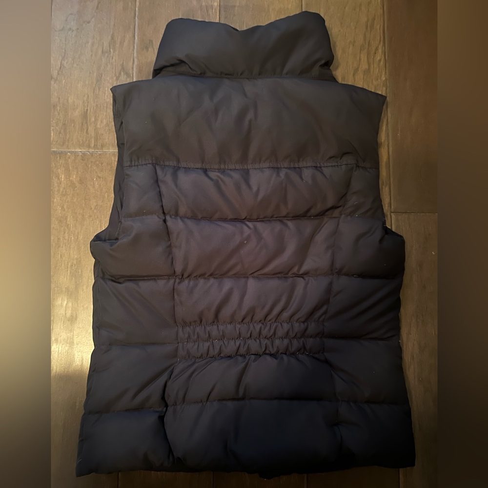 Abercrombie and Fitch Navy Blue Puffer Vest - Picture 6 of 6